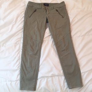 American Eagle Super Stretch green ankle Jeggings